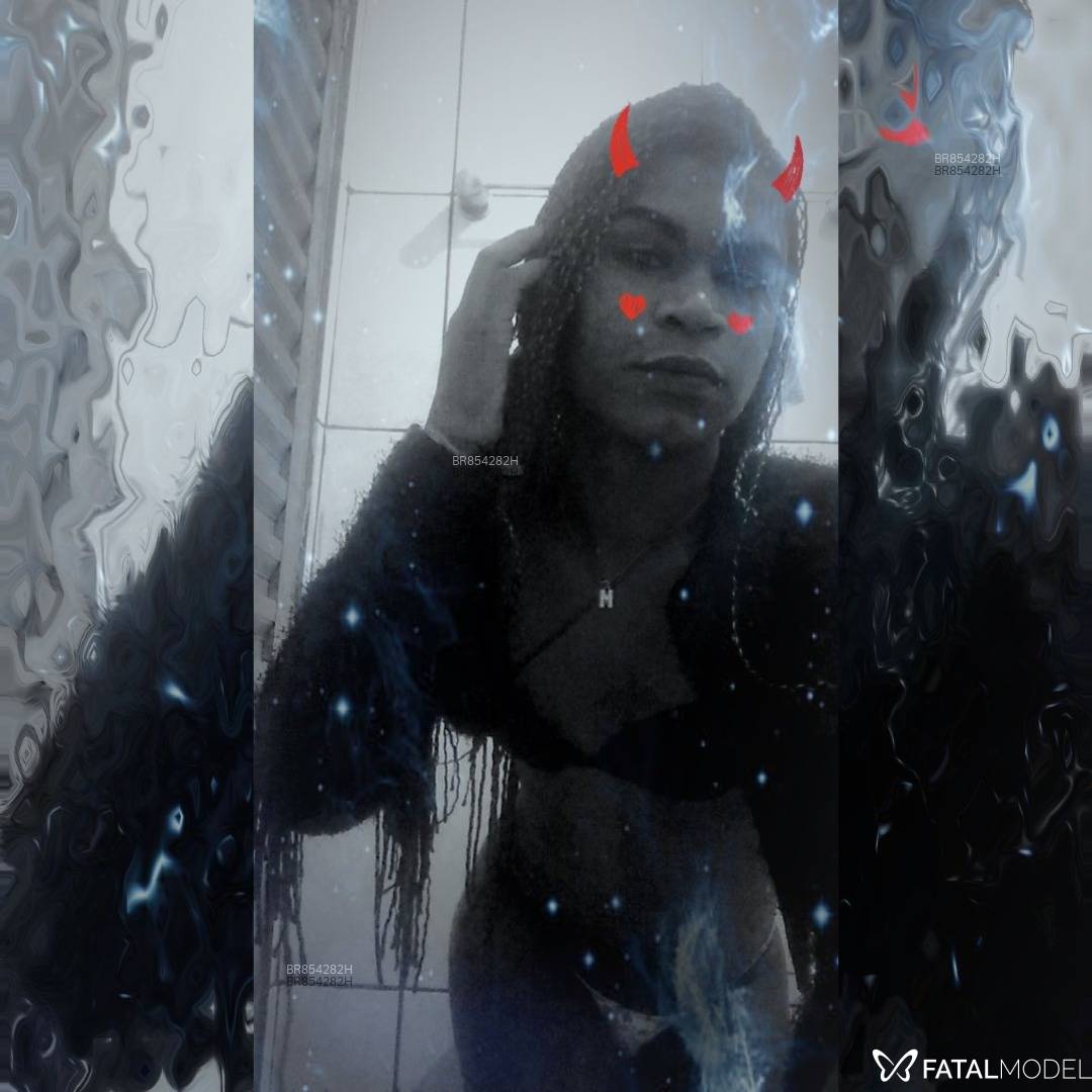 Acompanhante travesti com cabelo colorido de olhos castanhos em Adamantina - Jennifer vianna