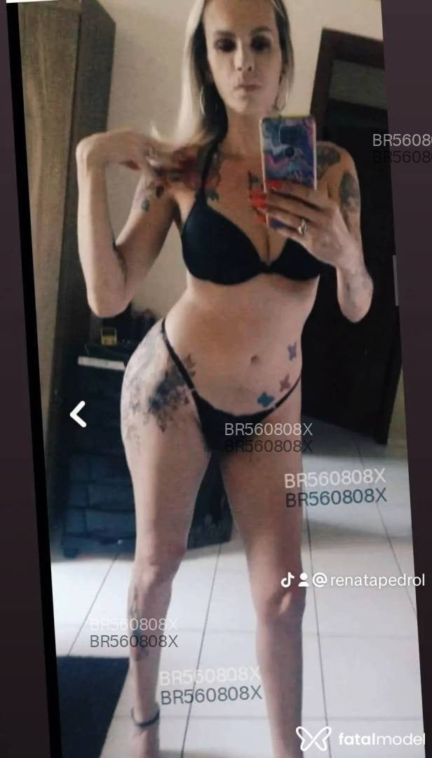 Acompanhante mulher trans loira (o) de olhos mel em Atibaia - Renata Vogue
