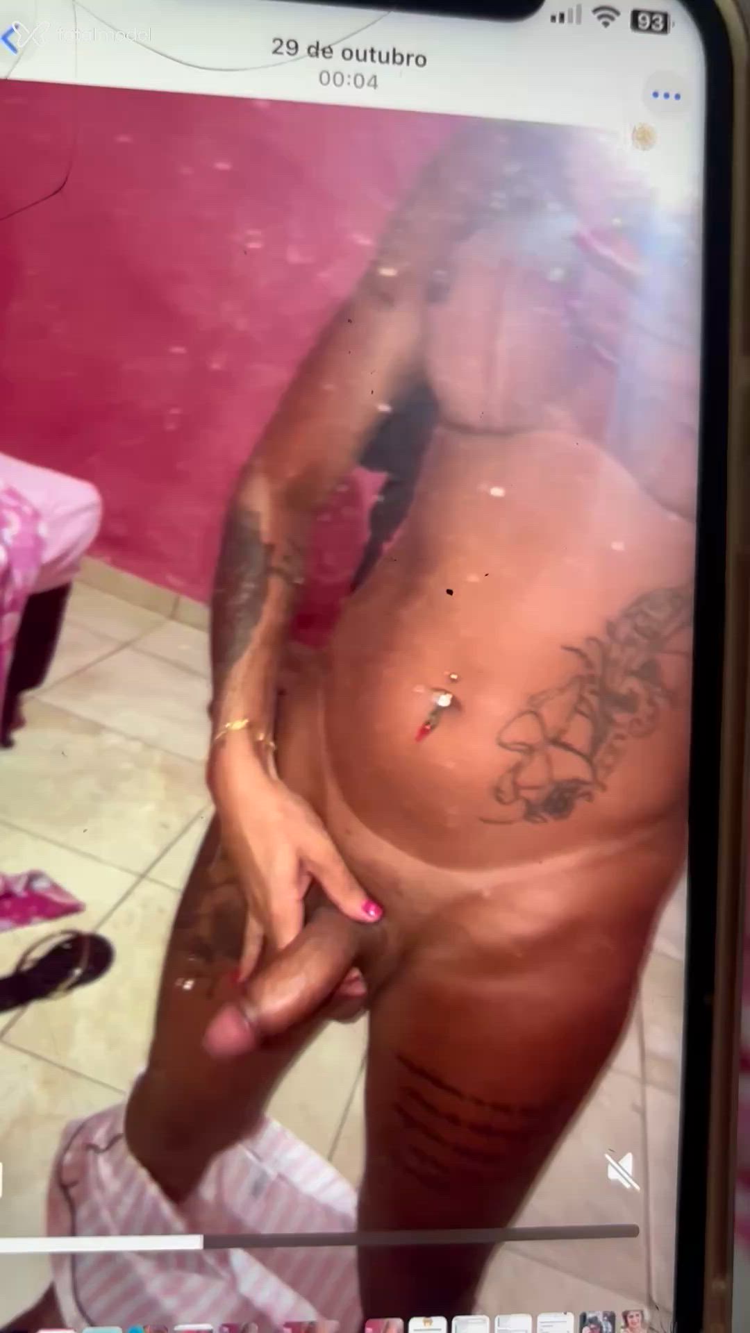 Acompanhante mulher trans morena (o) de olhos pretos - Luuanny Piimentell
