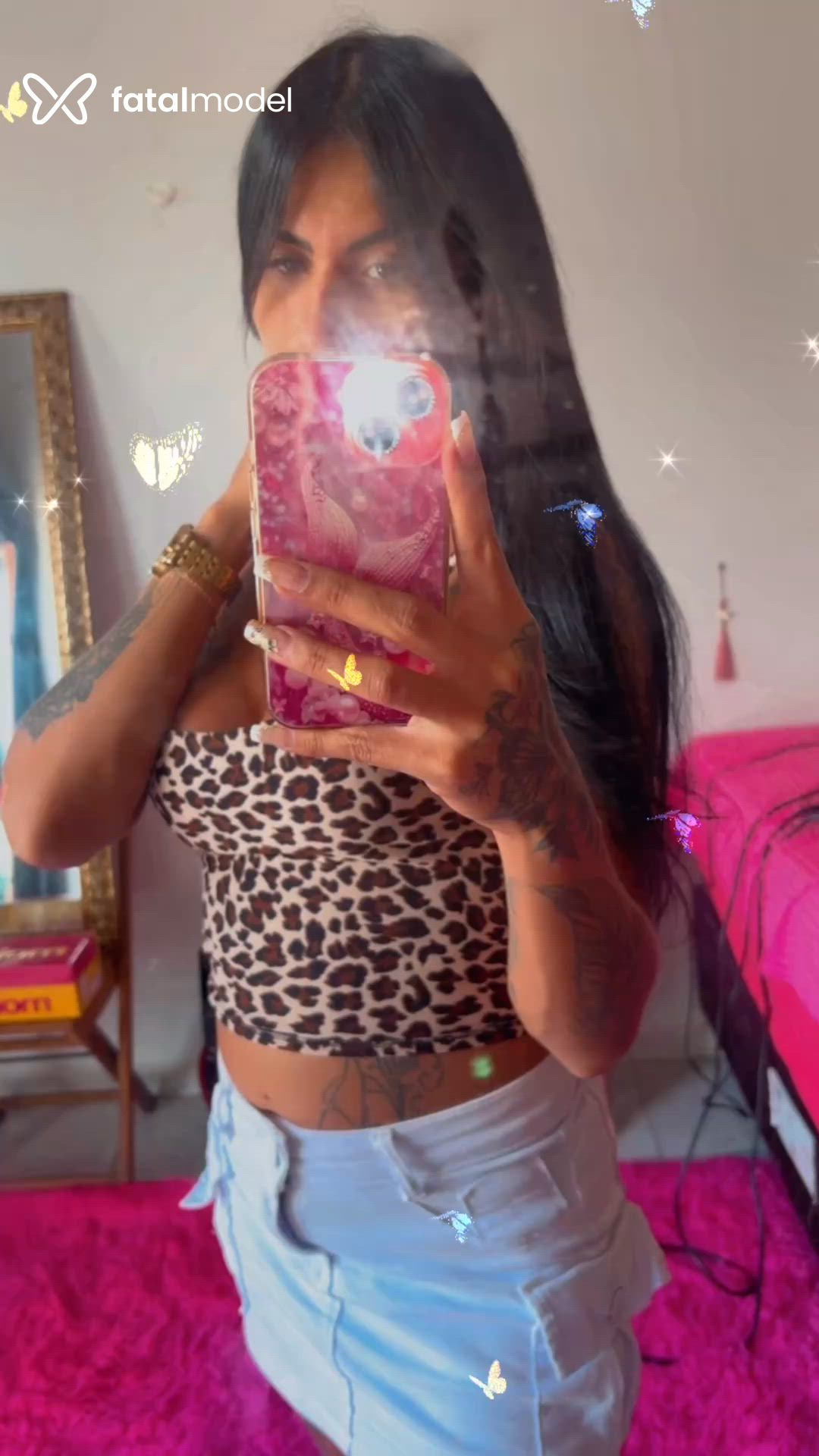 Acompanhante mulher trans morena (o) de olhos pretos - Luuanny Piimentell