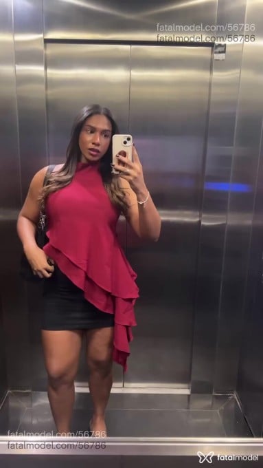 Acompanhante travesti com cabelo castanho de olhos pretos em São Paulo - BRUNA ARANTES