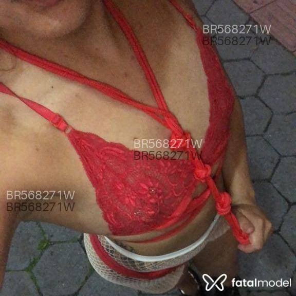 Acompanhante travesti morena (o) de olhos castanhos em Balneário Camboriú - lluaninnha