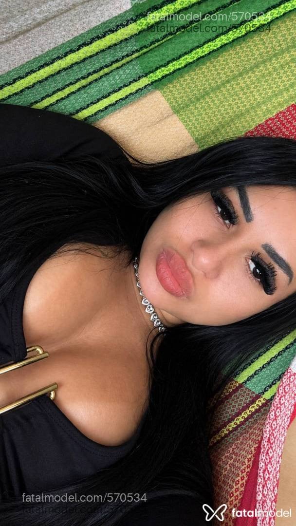 Acompanhante mulher morena (o) de olhos pretos - Mel