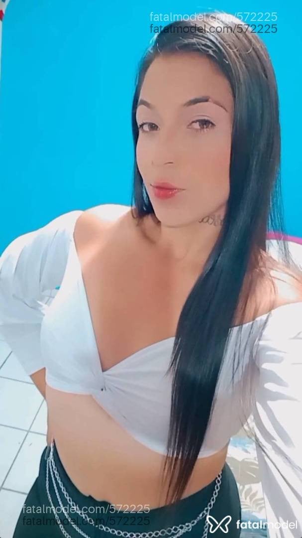 Acompanhante mulher morena (o) de olhos mel - Morena