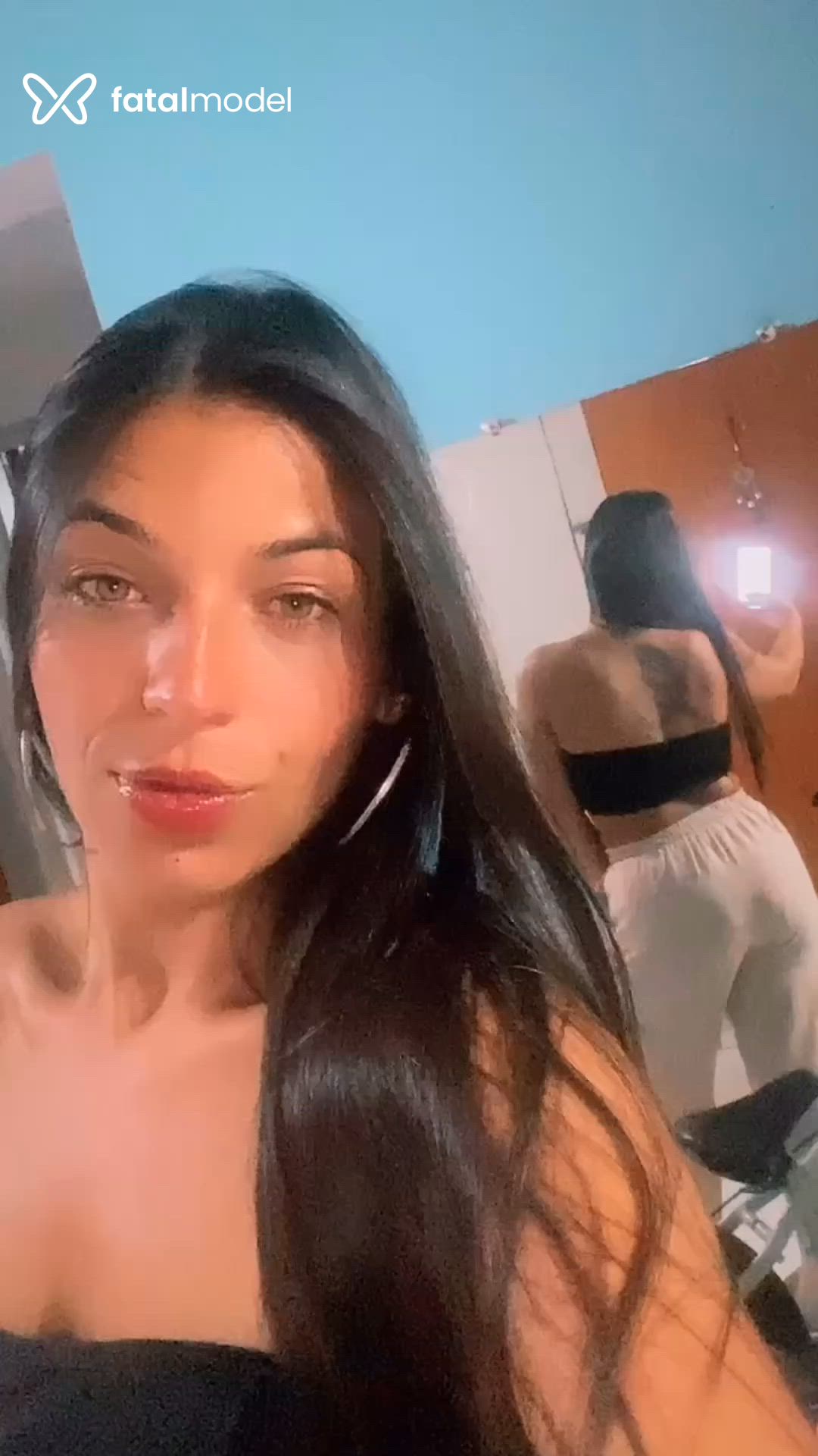 Acompanhante mulher morena (o) de olhos mel - Morena