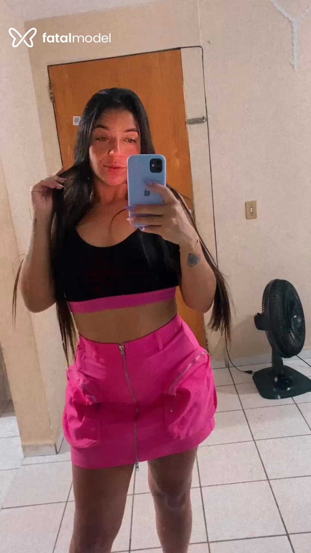 Acompanhante mulher morena (o) de olhos mel - Morena
