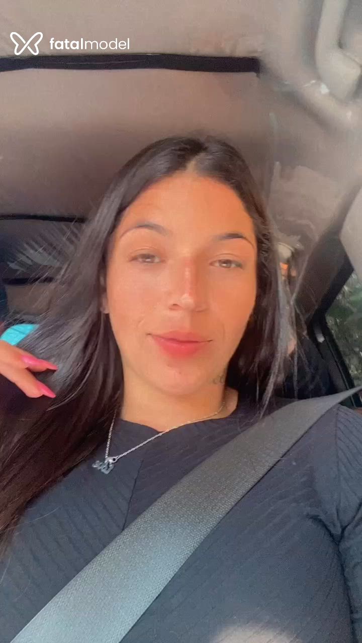 Acompanhante mulher morena (o) de olhos mel - Morena