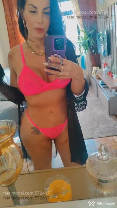 Acompanhante mulher com cabelo castanho de olhos castanhos em Porto Alegre - Julia Castelo