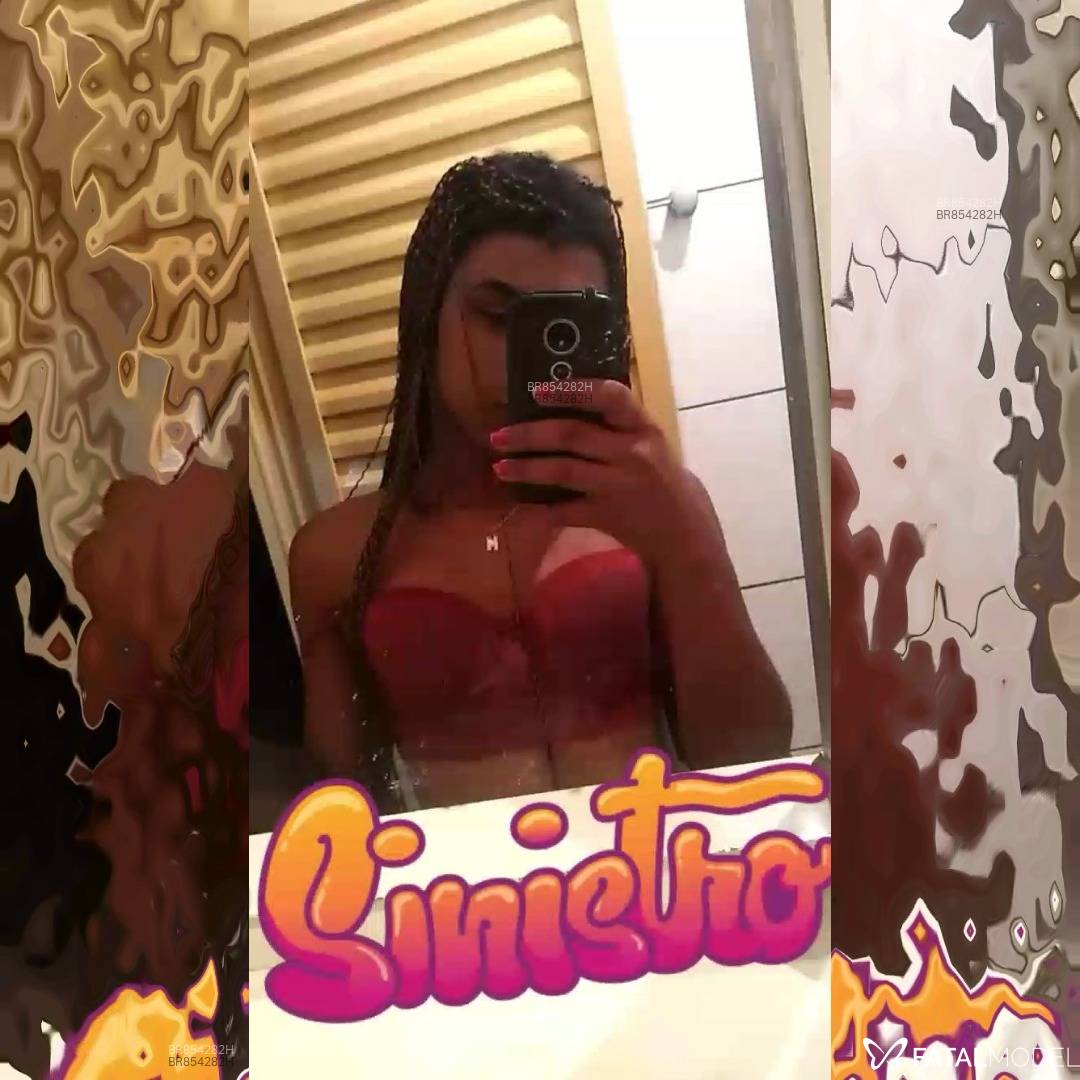 Acompanhante travesti com cabelo colorido de olhos castanhos em Adamantina - Jennifer vianna