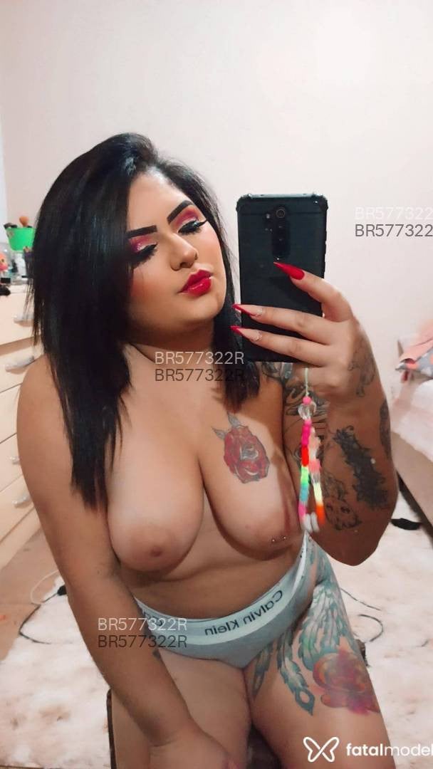 Acompanhante mulher morena (o) de olhos castanhos em Colombo Acompanhante mulher morena (o) de olhos castanhos em Colombo - Raissa Mattos