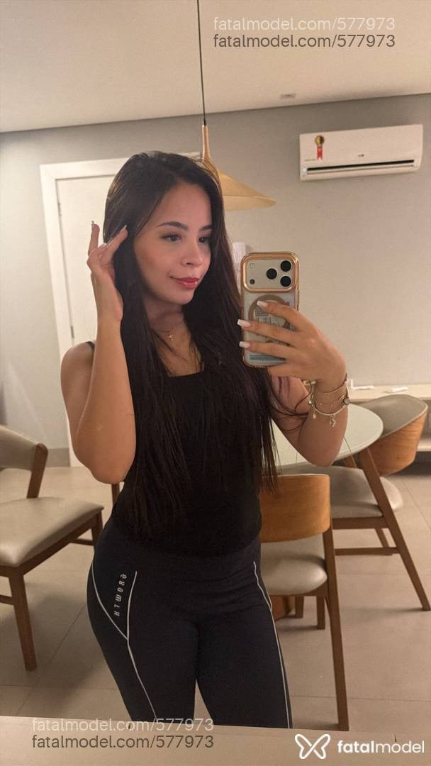 Acompanhante mulher morena (o) de olhos castanhos - Clara Carvalho