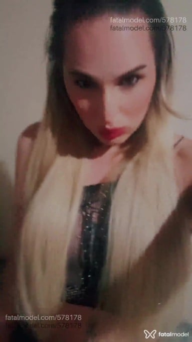 Acompanhante mulher trans loira (o) de olhos castanhos - Babi Portinari Acompanhante mulher trans loira (o) de olhos castanhos - Babi Portinari