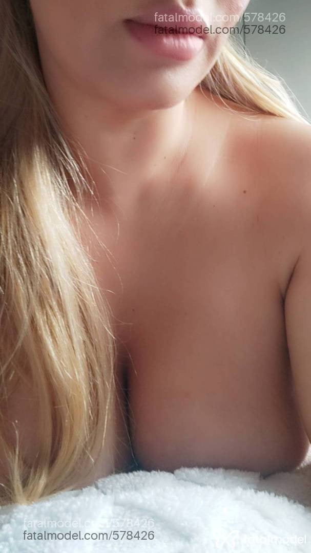 Acompanhante mulher loira (o) de olhos mel em Montenegro - Lauren
