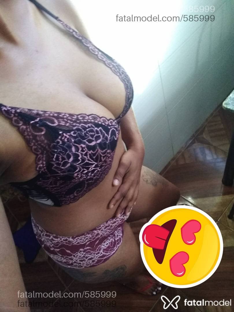 Acompanhante mulher com cabelo colorido de olhos castanhos em Iturama - Nicoly