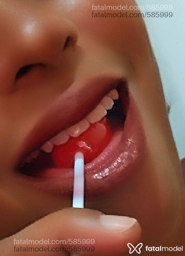 Acompanhante mulher com cabelo colorido de olhos castanhos em Iturama - Nicoly