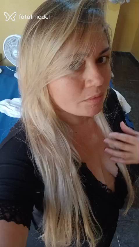 Acompanhante mulher loira (o) de olhos castanhos em Patos Acompanhante mulher loira (o) de olhos castanhos em Patos - Bianca Sales