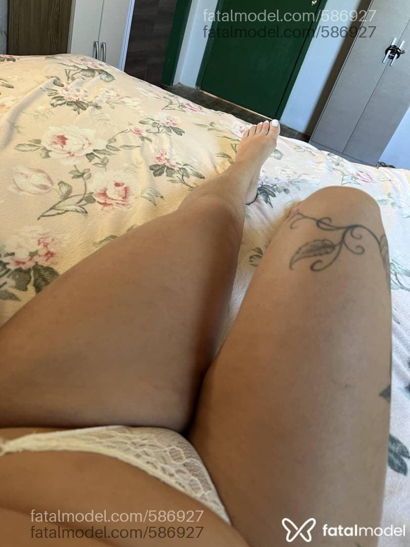 Acompanhante mulher loira (o) de olhos castanhos - Larissa Castro