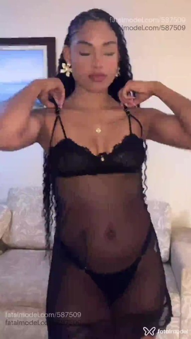 Acompanhante mulher morena (o) de olhos pretos em Itapema Acompanhante mulher morena (o) de olhos pretos em Itapema - Luara Del Mare