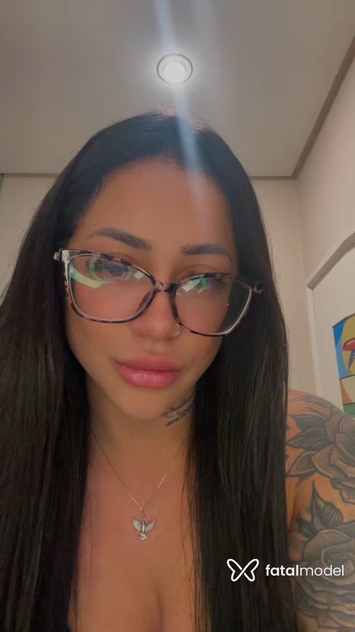Acompanhante mulher morena (o) de olhos castanhos - ISABELLA