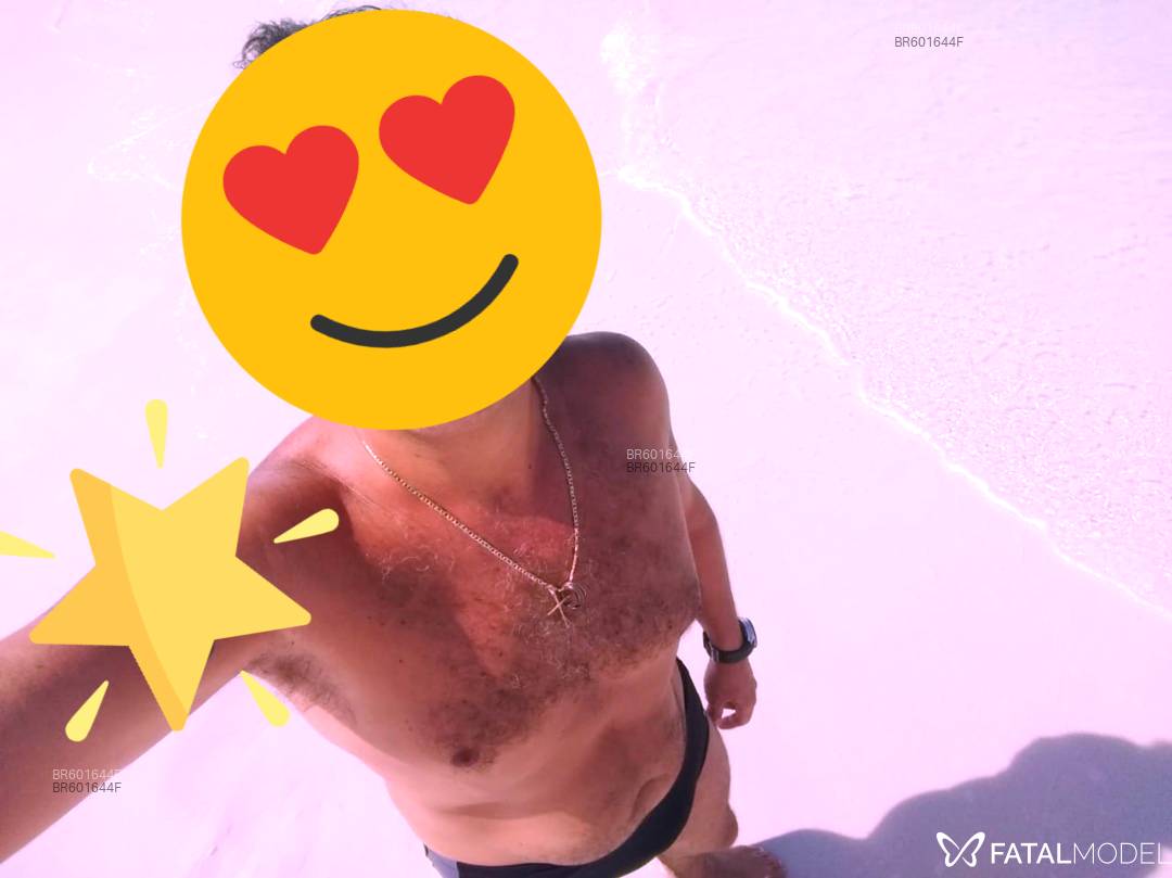 Acompanhante homem morena (o) de olhos castanhos - Curta temporada