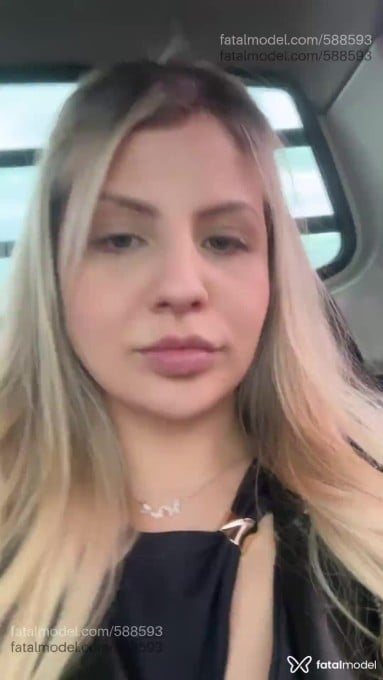 Acompanhante mulher loira (o) de olhos azuis - Izabela Acompanhante mulher loira (o) de olhos azuis - Izabela