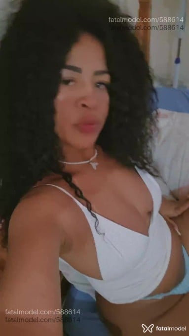 Acompanhante mulher com cabelo castanho de olhos castanhos em Nova Friburgo - Cristal Oliveira