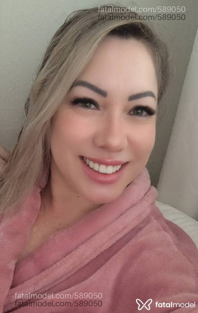 Acompanhante mulher loira (o) de olhos verdes em Realeza Acompanhante mulher loira (o) de olhos verdes em Realeza - Franci