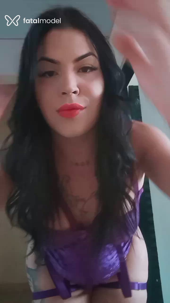 Acompanhante mulher trans com cabelo castanho de olhos castanhos - Lana Lima