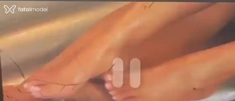 Acompanhante mulher com cabelo castanho de olhos azuis - Loh
