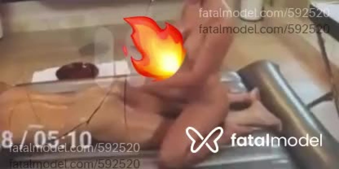Acompanhante mulher com cabelo castanho de olhos azuis em Pato Branco - Loh