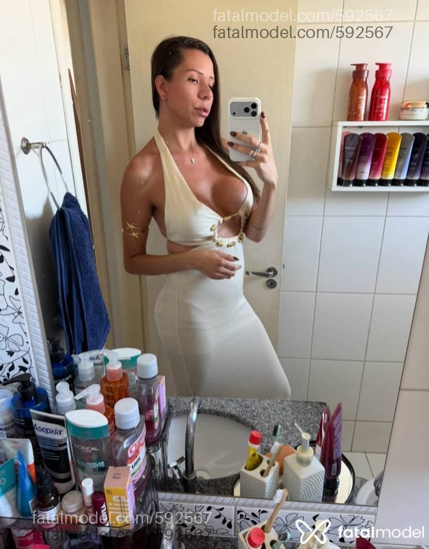 Acompanhante mulher trans com cabelo castanho de olhos mel em Franca - Alice Dias