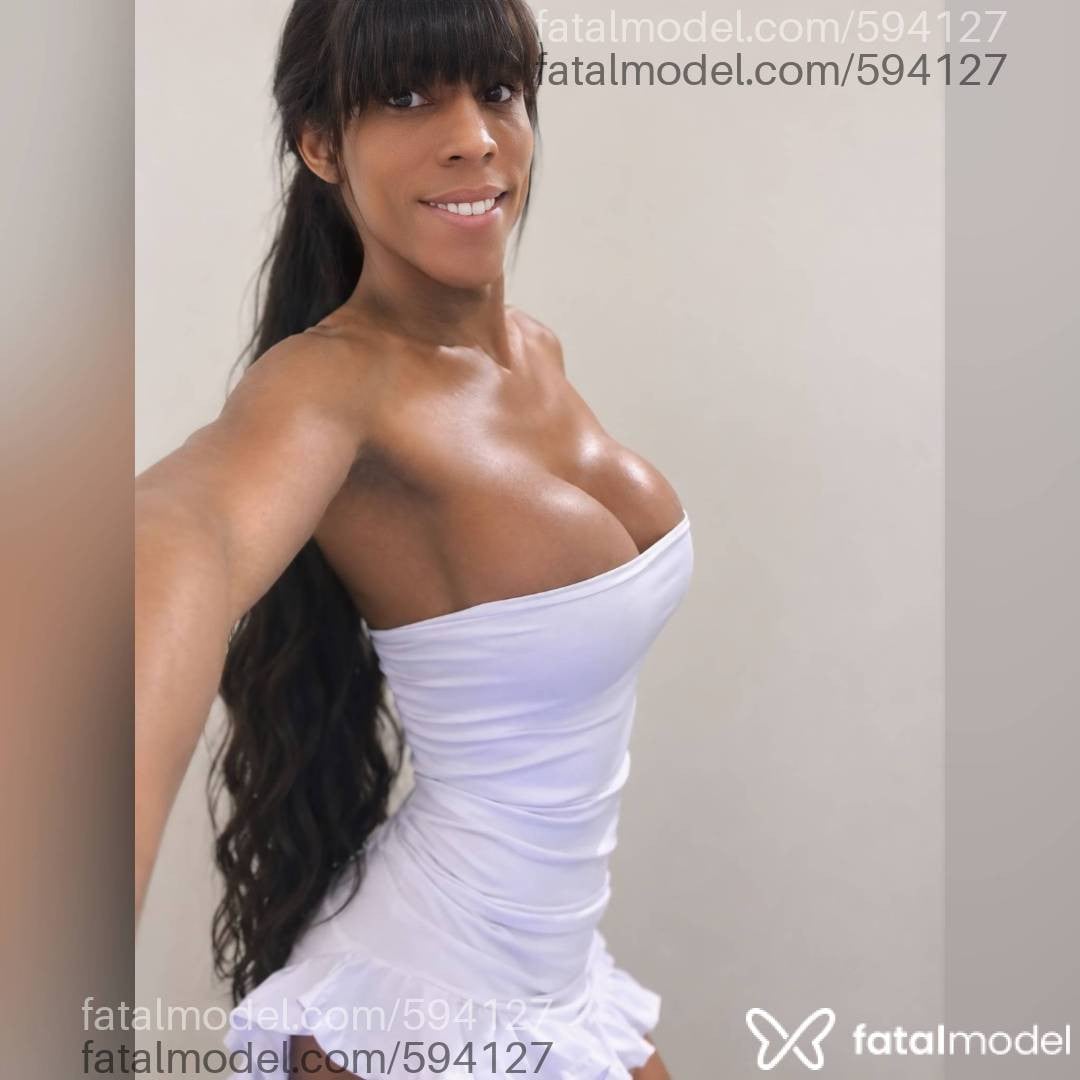 Acompanhante travesti morena (o) de olhos castanhos - Robertinha