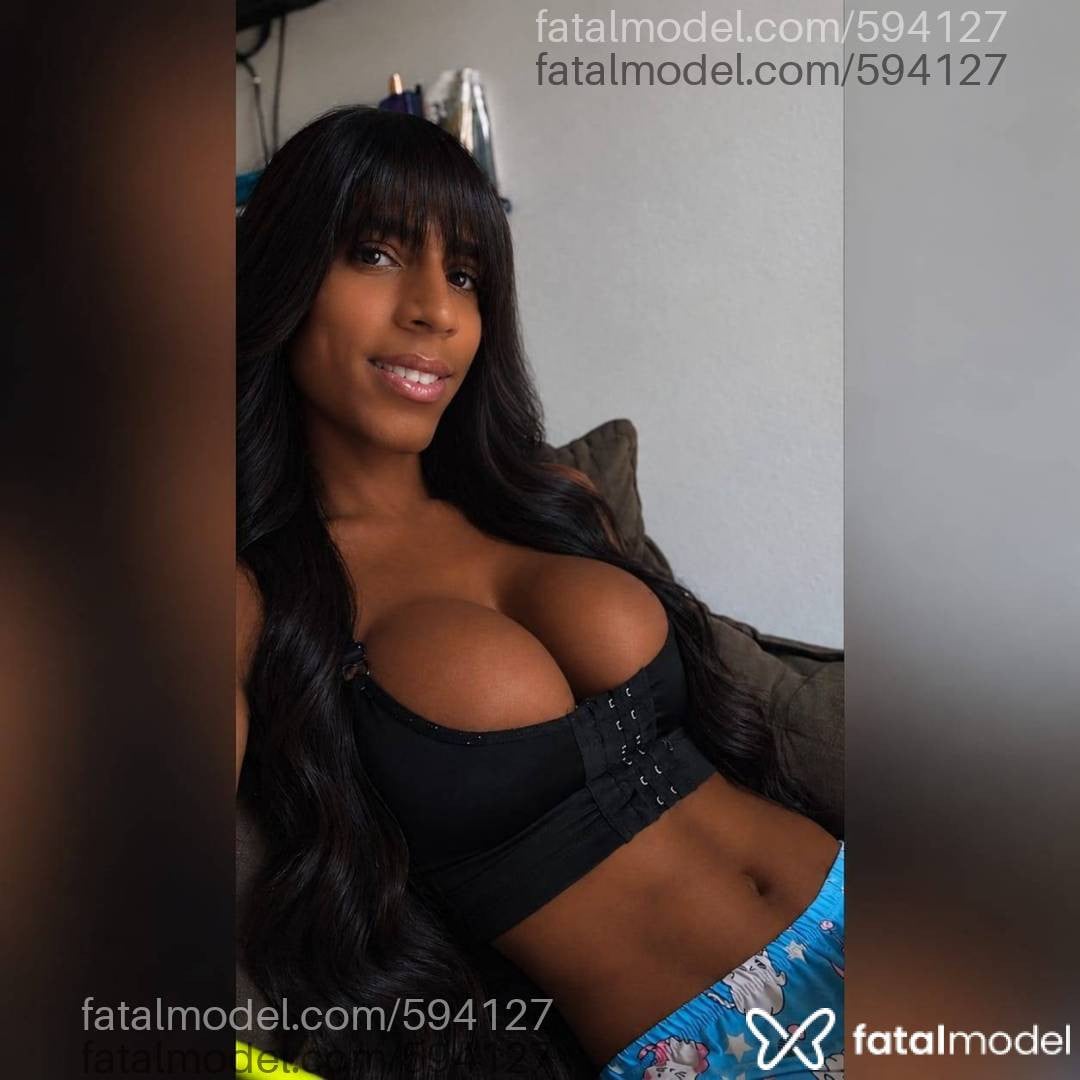 Acompanhante travesti morena (o) de olhos castanhos - Robertinha