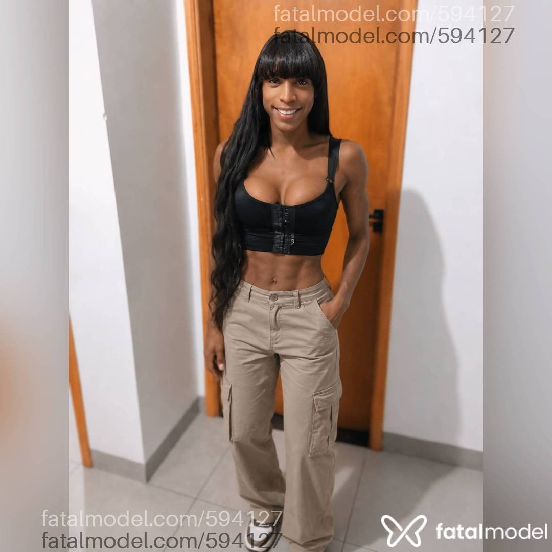 Acompanhante travesti morena (o) de olhos castanhos - Robertinha