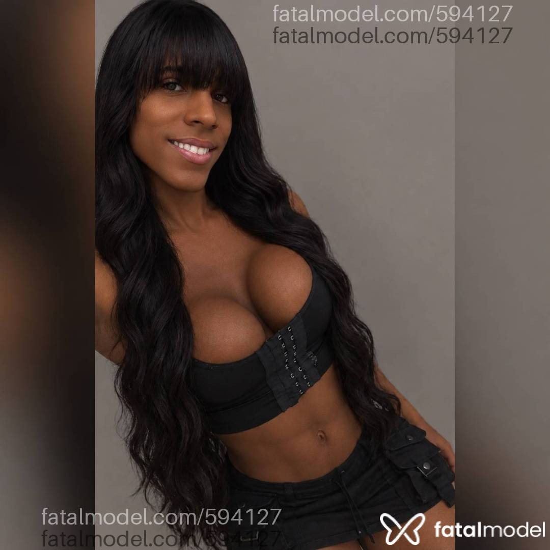 Acompanhante travesti morena (o) de olhos castanhos - Robertinha
