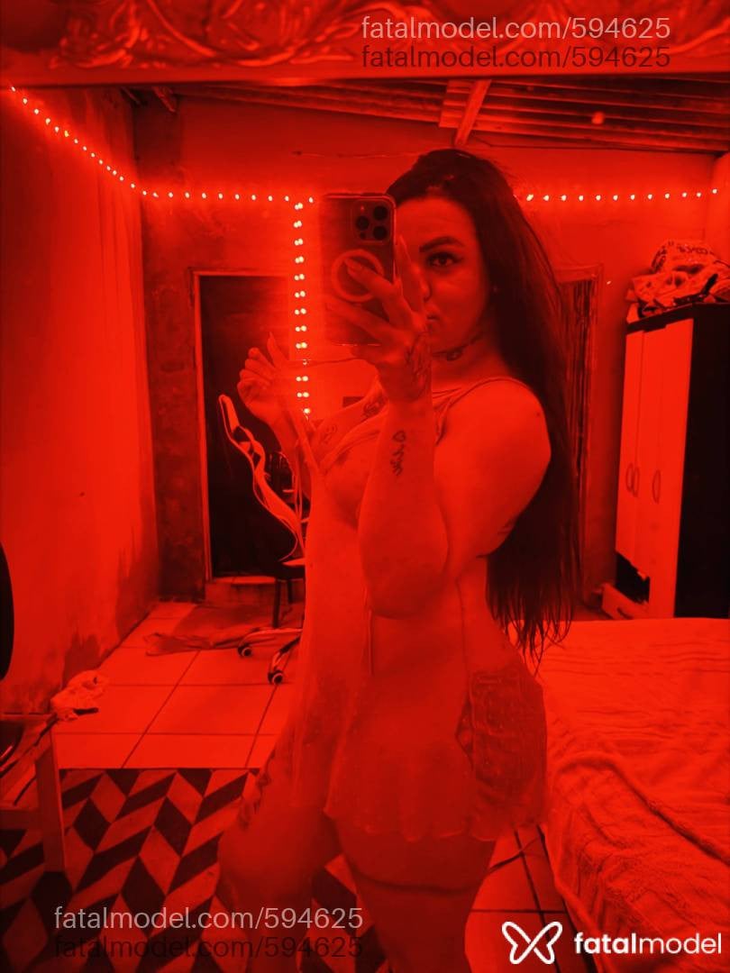 Acompanhante mulher trans loira (o) de olhos castanhos - PUTAA MEXICANA