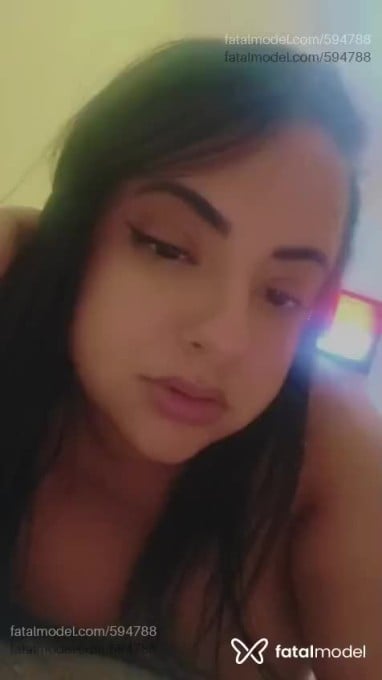 Acompanhante mulher com cabelo castanho de olhos castanhos em Atibaia - Aninha Mendes