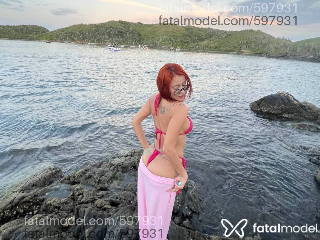 Acompanhante mulher loira (o) de olhos castanhos em Cabo Frio - Bárbara Dantas