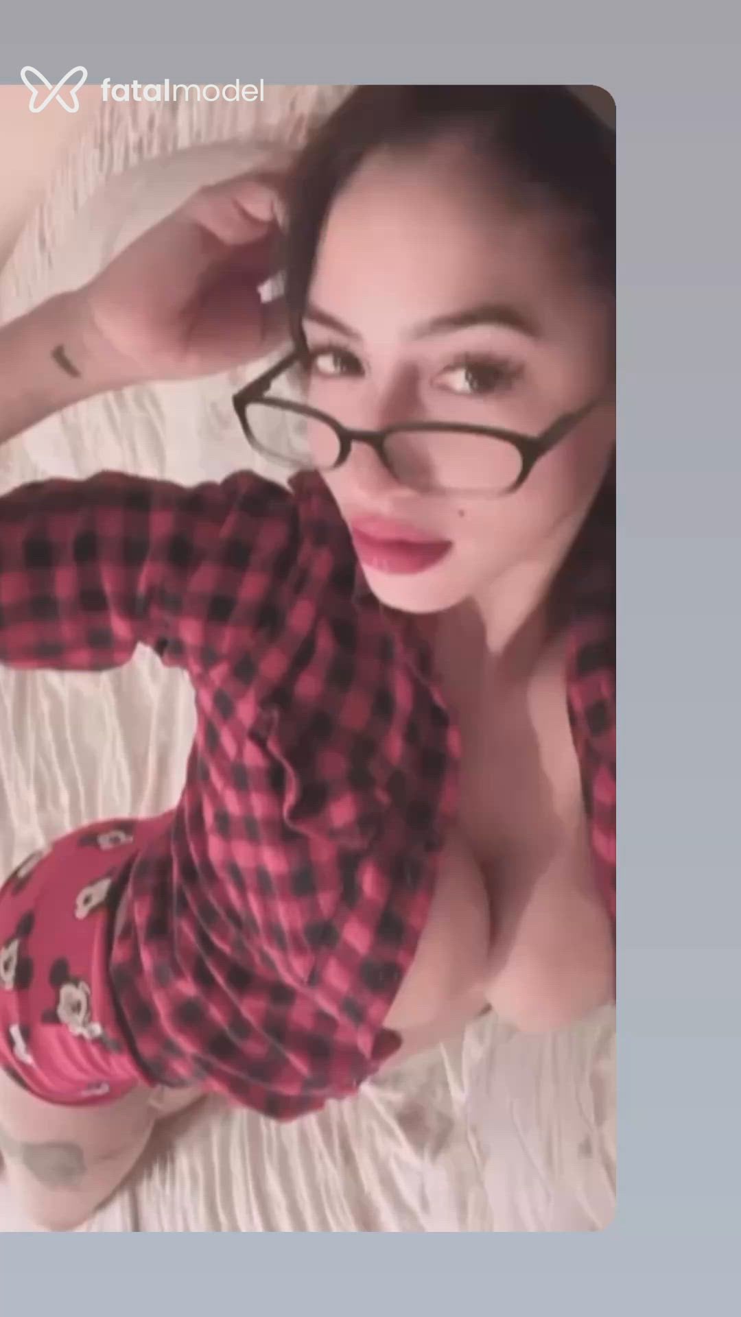 Acompanhante mulher loira (o) de olhos castanhos - Bárbara Dantas