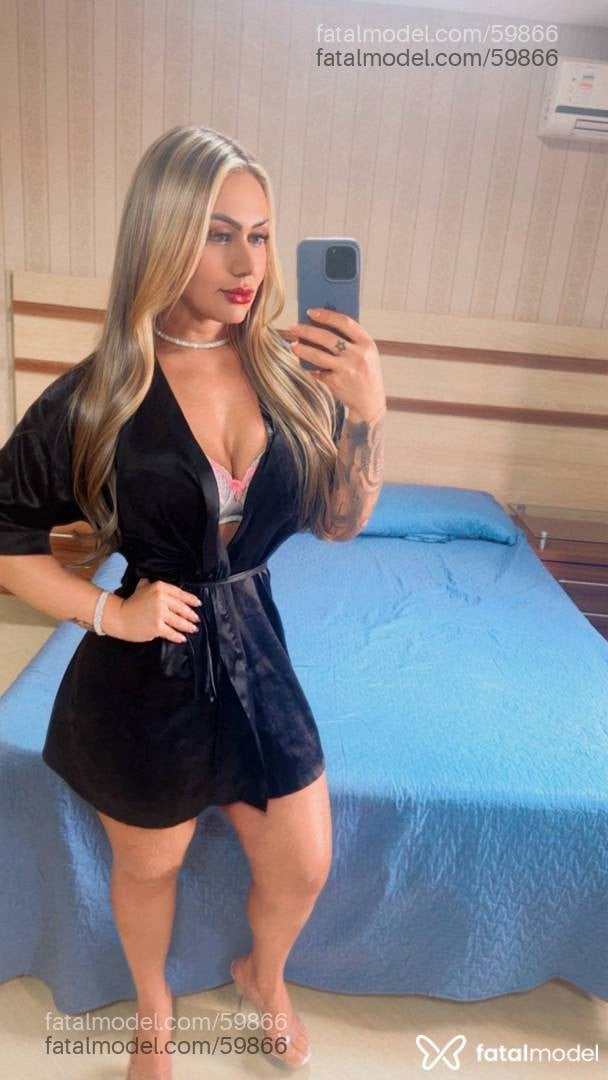 Acompanhante mulher loira (o) de olhos mel - Bia paulista