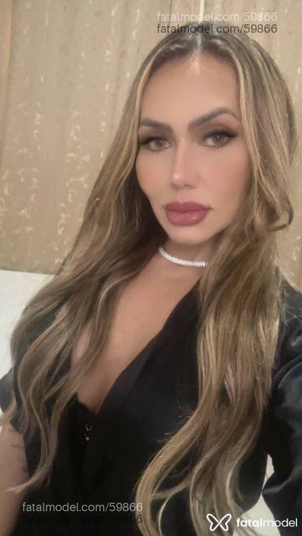 Acompanhante mulher loira (o) de olhos mel - Bia paulista