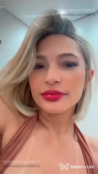 Acompanhante mulher loira (o) de olhos castanhos em Canaã dos Carajás - Safira