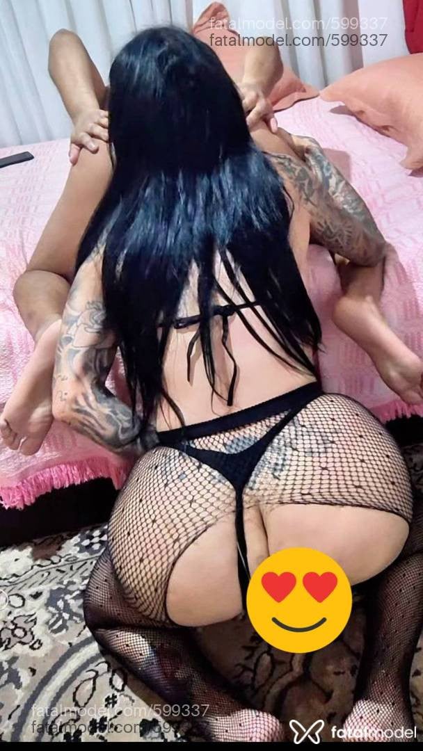 Acompanhante mulher trans morena (o) de olhos castanhos - Mel Martinelli