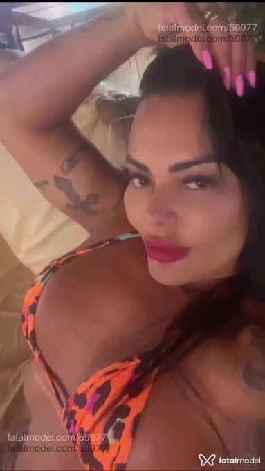 Acompanhante mulher morena (o) de olhos pretos em Salvador - Leila Dantas
