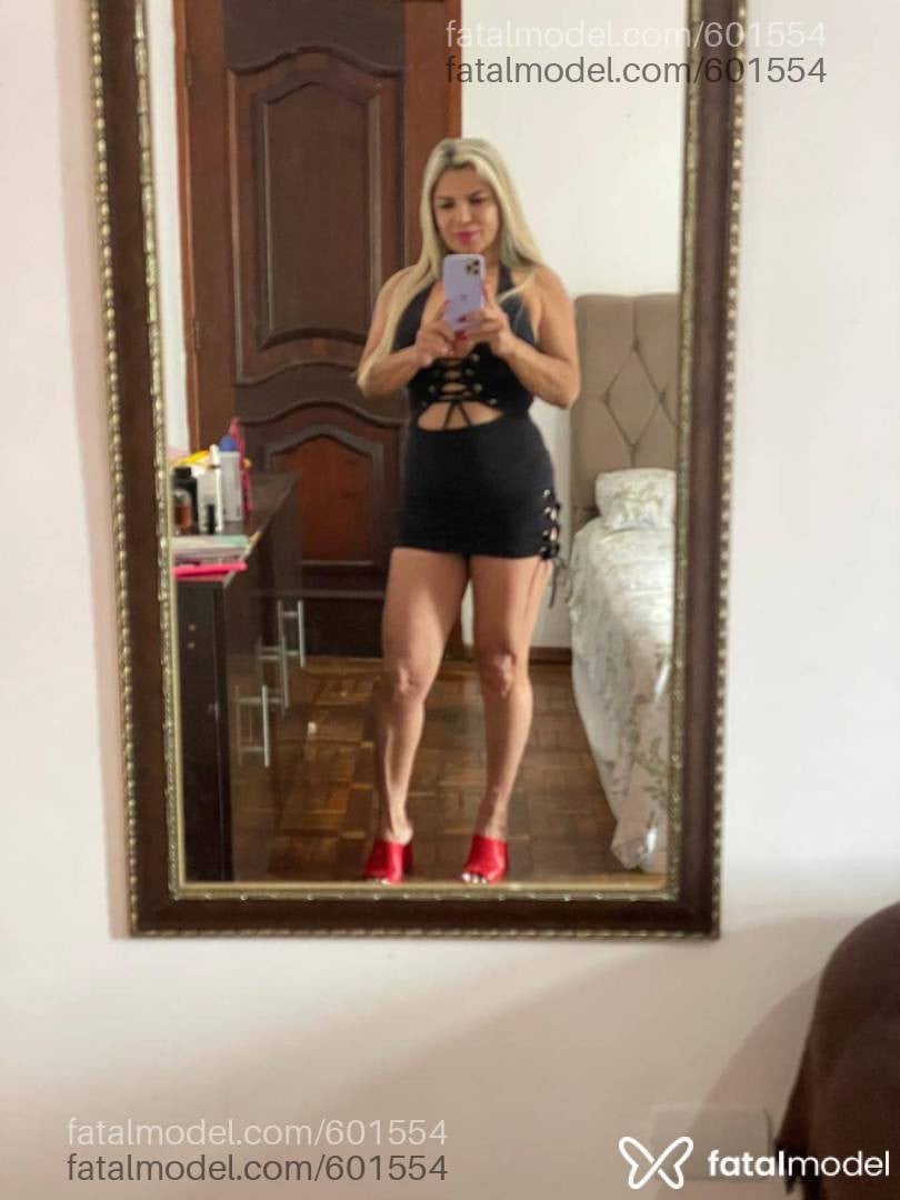Acompanhante mulher loira (o) de olhos castanhos - Rafaela martinelle