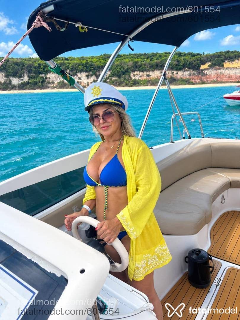 Acompanhante mulher loira (o) de olhos castanhos - Rafaela martinelle