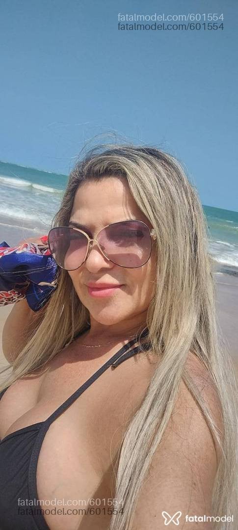 Acompanhante mulher loira (o) de olhos castanhos - Rafaela martinelle