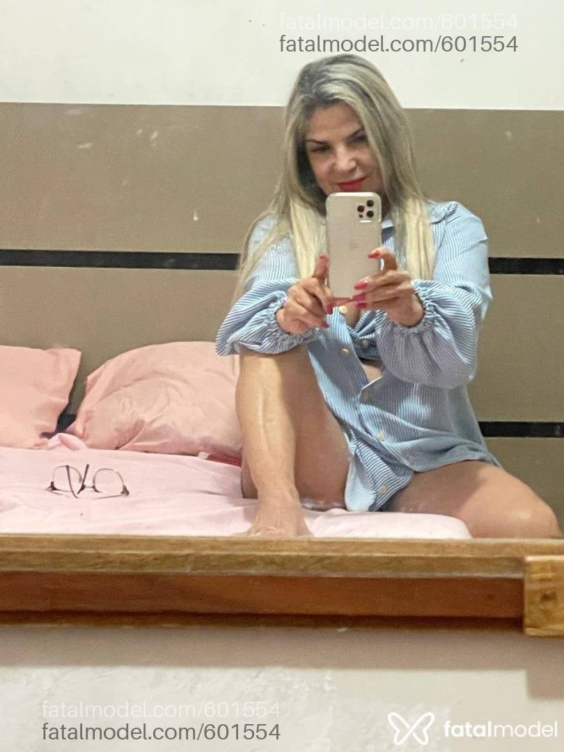 Acompanhante mulher loira (o) de olhos castanhos - Rafaela martinelle
