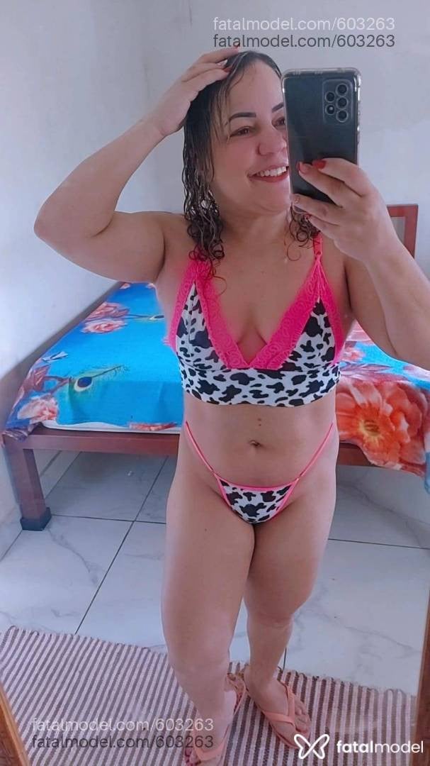 Acompanhante mulher ruiva (o) de olhos castanhos em Nova Serrana - Thais diaz