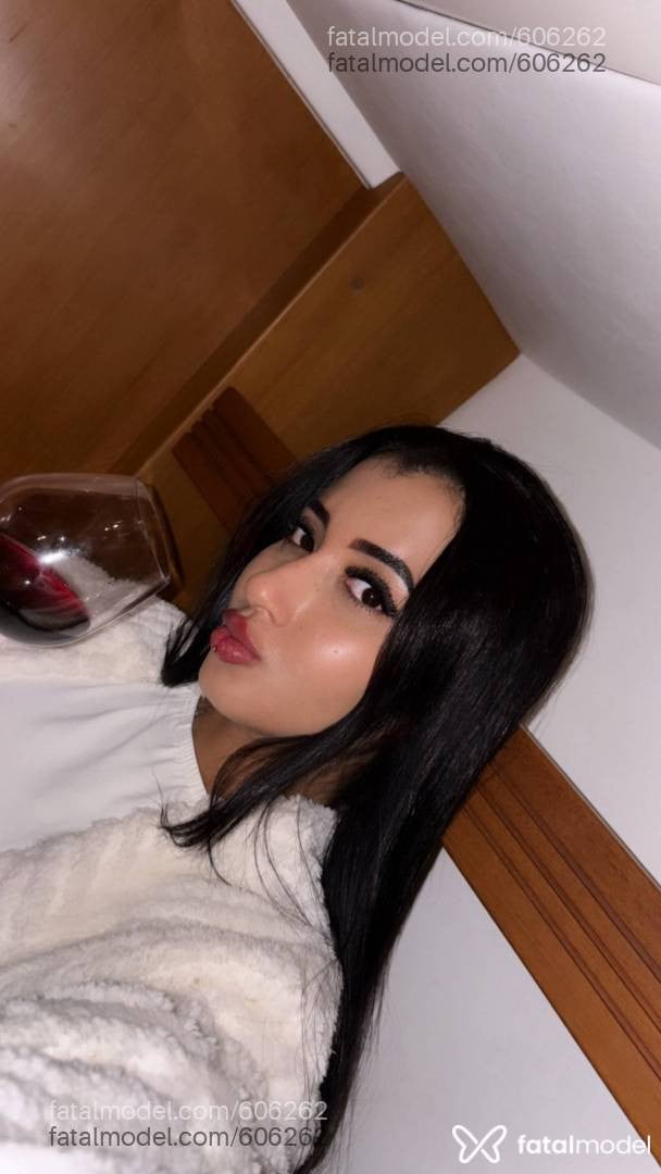 Acompanhante mulher morena (o) de olhos castanhos - LARISSA RIQUELME
